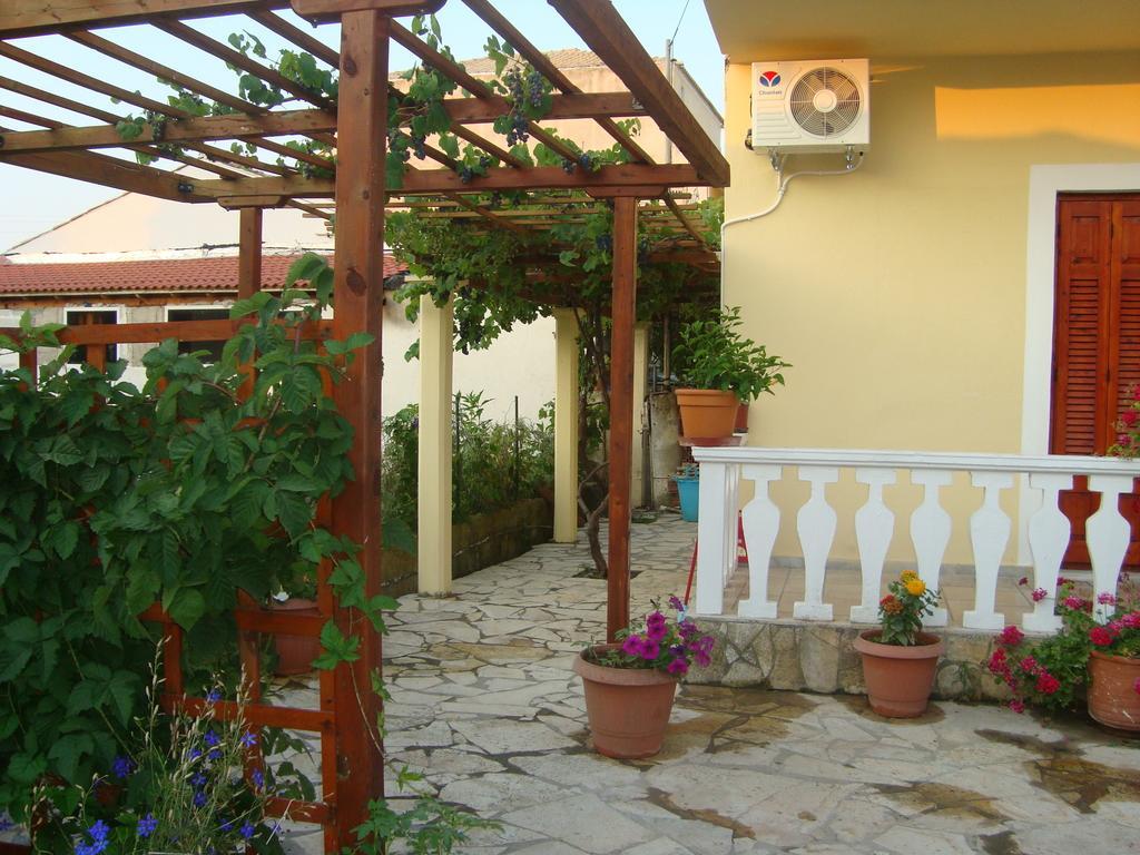 Apartment Victoria Agios Georgios  Dış mekan fotoğraf